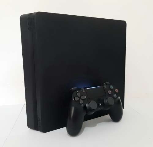 PLAYSTATION 4 SLIM 1TB JET BLACK - ALMOST MINT  - ALL ACCESSORIES INCLUDED - 3 MONTH WARRANTY