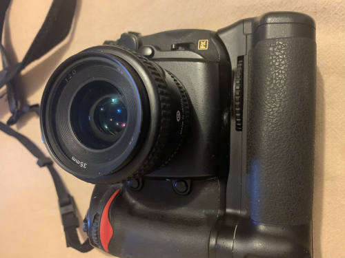 Nikon D700 FX camera + 35mm 2D + Battery grip MB-D10