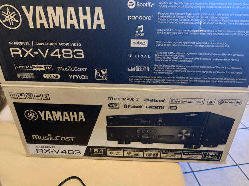 Yamaha RX-V483
