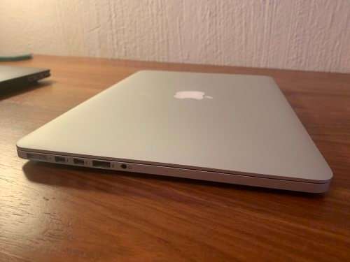 Macbook Pro Retina 13inch (i5, 256GB SSD, 8GB RAM, 2015)