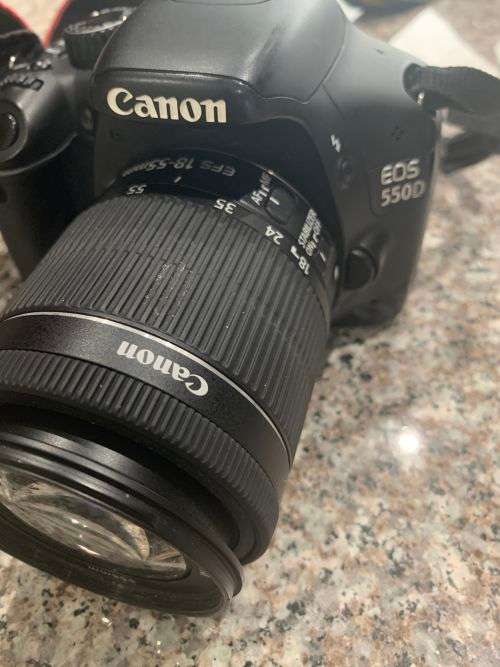 Canon 550D + 18-55mm lens