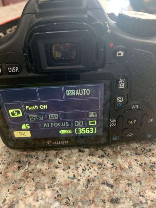 Canon 550D + 18-55mm lens