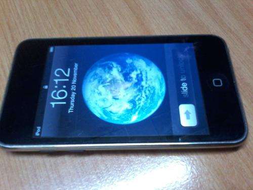 Apple iPod touch 2nd Generation A1288 Black 8 GB