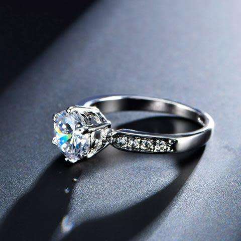 Beautiful Rose Gold 1.75ct Zircon Ring