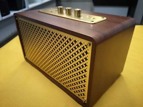 SHOX GOLD BLUETOOTH SPEAKER (BL5606)