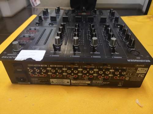BEHRINGER DJX750 MIXER