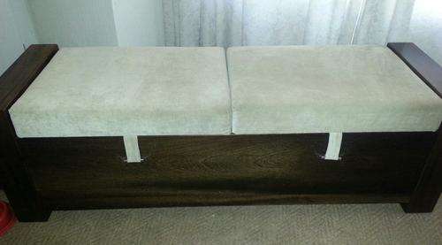 LARGE SOLID WOOD KIST/BLANKET BOX WITH UPHOLSTERED SEATING AND STORAGE