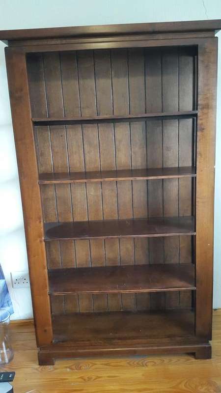 STUNNING TALL WOODEN BOOKCASE!!!!!