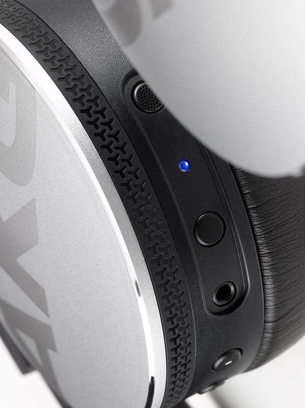 *R2600*AKG Y50 BT Headphones (Silver)