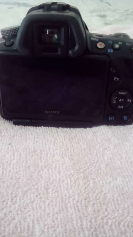 SONY a33 DSLR CAMERA WITH SIGMA 28/200 LENS