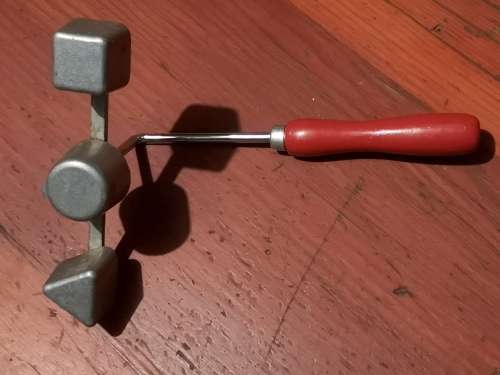 Antique/vintage snackle iron