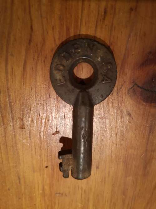 SAS / SAR Key dated 1976