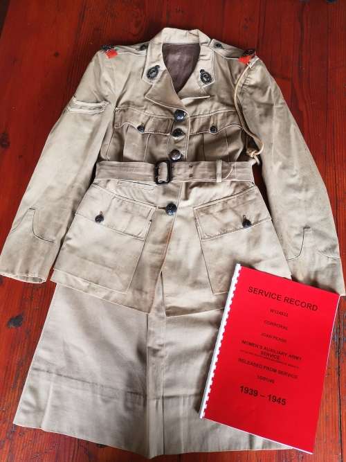 Original WW2 UDF Signal Corps Ladies`s Uniform - With Records