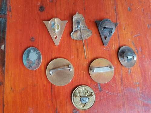 Collection of WW2 SA Patriotic / Victory / Smuts and other pins