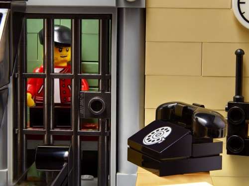 New LEGO Creator Expert Police Station Modular Building - New in Sealed Box - Discontinued (10278)