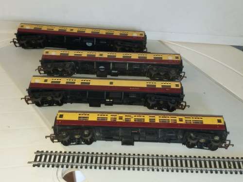 4 x Passenger cars