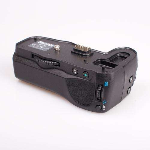 Pentax D-BG4 Battery Grip for Pentax K7 / K5 / K5ii / K5iis
