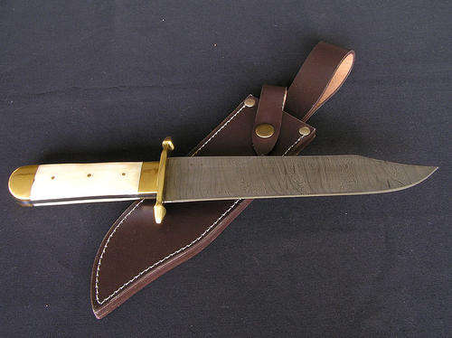 Swengg Hand Made Full Tang Damascus Steel Hunting Knife