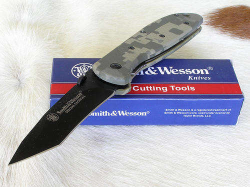 Smith & Wesson Digital Camo Special Tactical Knife