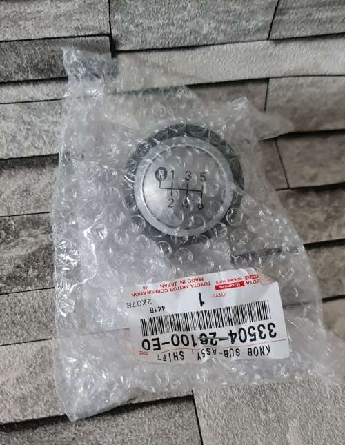 Toyota gear knob