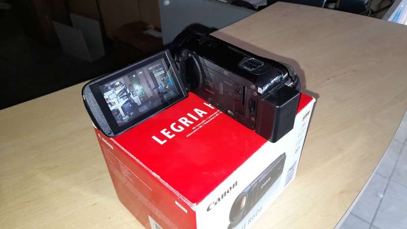 Canon LEGRIA HF R606 Full HD Camcorder