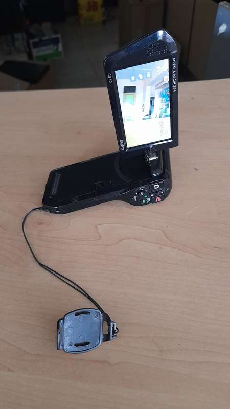 Sanyo Dual Camera Xacti 720p HD VPC-CG10 Camcorder + Free 16GB SD Card