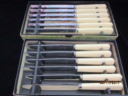 Set of 12 table knives