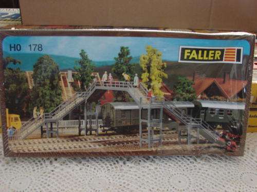HO 178 Faller Passenger Bridge