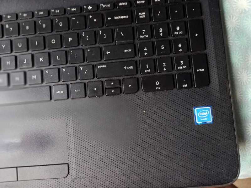 2X LAPTOPS  HP AND TOSHIBA
