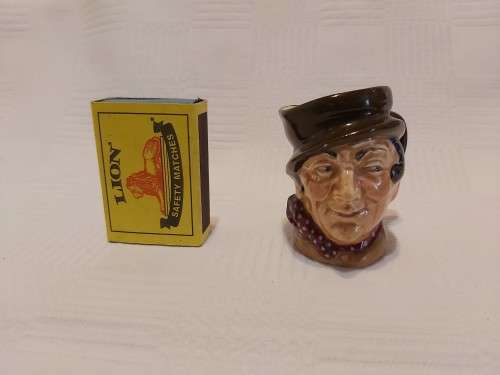 Toby Jug (Royal Doulton Sam Weller Character Jug )
