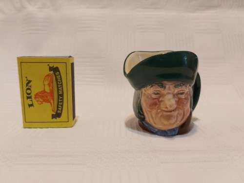 Toby Jug (Royal Doulton England- Toby Philpots Character Jug)