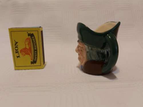 Toby Jug (Royal Doulton England- Toby Philpots Character Jug)
