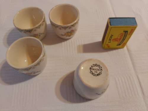 Egg cup maddock made in england ( SET OF 4)