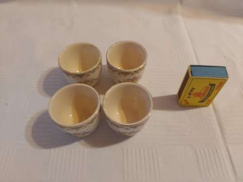 Egg cup maddock made in england ( SET OF 4)