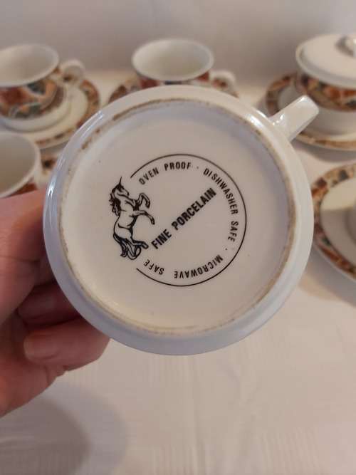 Tea set ( set of 4 ) FINE PORCELAIN