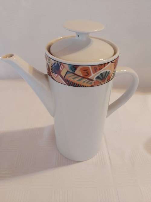 Tea set ( set of 4 ) FINE PORCELAIN