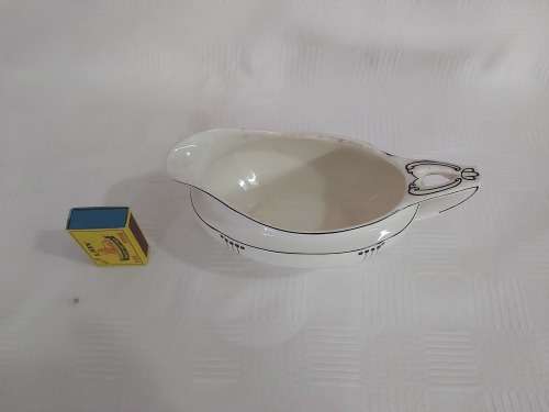 Gravy bowl Chelsea ivory( made in England ) BARONESS GENUINE SILEXWARE