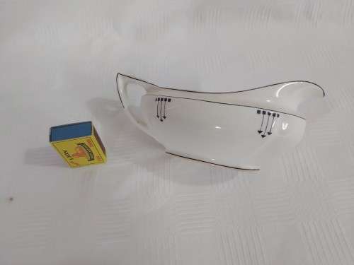 Gravy bowl Chelsea ivory( made in England ) BARONESS GENUINE SILEXWARE