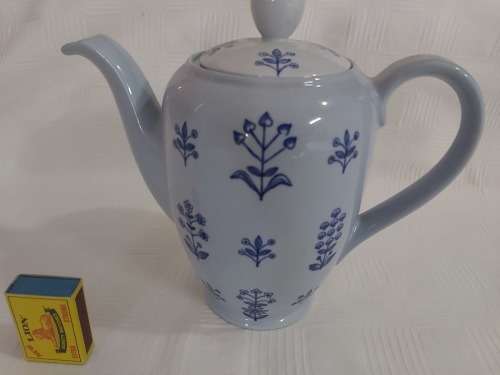 Flower tea pot (ARABAI - MADE IN FINLAND)