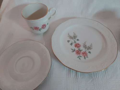 X3 TRIO'S CUP SAUCER PLATE ( Huguenot Royale)