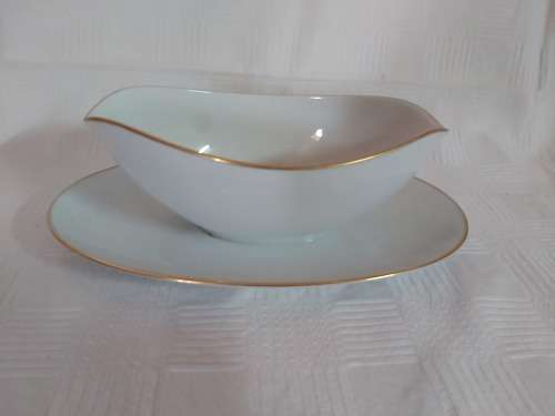 Gravy boat and fixed saucer( NORITAKE CHINA , JAPAN)
