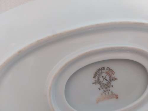 Gravy boat and fixed saucer( NORITAKE CHINA , JAPAN)