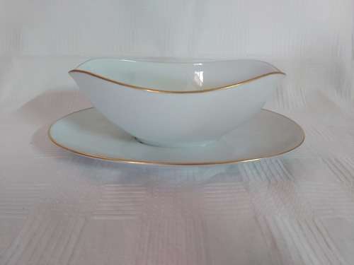 Gravy boat and fixed saucer( NORITAKE CHINA , JAPAN)