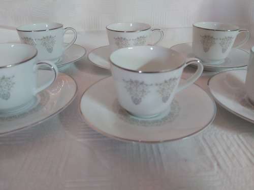 TEA SET ( NORITAKE CHINA , JAPAN) ( AS IS)