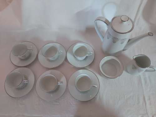 TEA SET ( NORITAKE CHINA , JAPAN) ( AS IS)