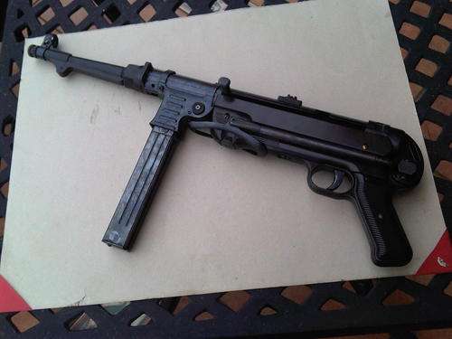 MGC68 non firing Replica MP40 - Rare
