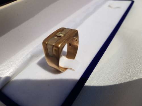 9Ct GOLD 10.1g Diamond Mens Wedding ring R8000