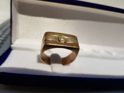 9 Ct GOLD Ring 10.1g Diamond Mens Wedding Ring