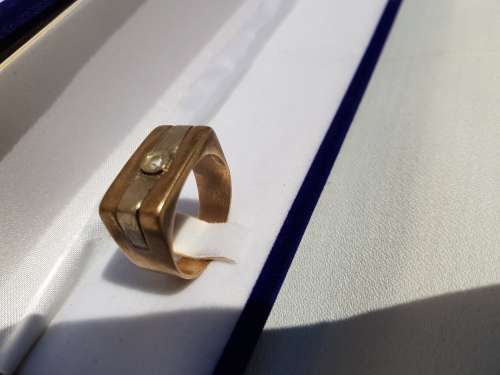 9 Ct GOLD Ring 10.1g Diamond Mens Wedding Ring