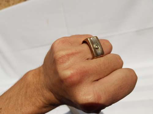 9 Ct GOLD Ring 10.1g Diamond Mens Wedding Ring